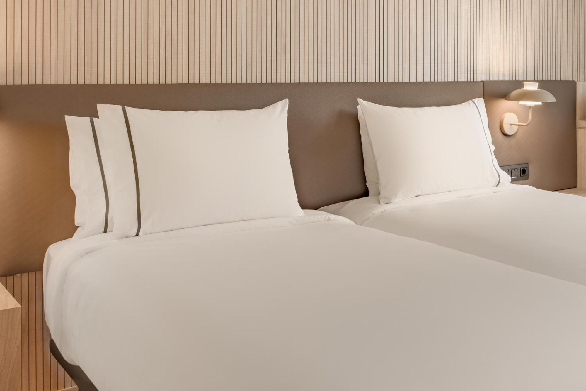 Standard King Room Guest room 1 King,1758276083:JPEG